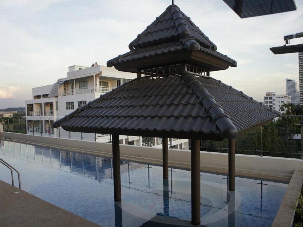 R-Con Sea Terrace Hotel Pattaya Bagian luar foto