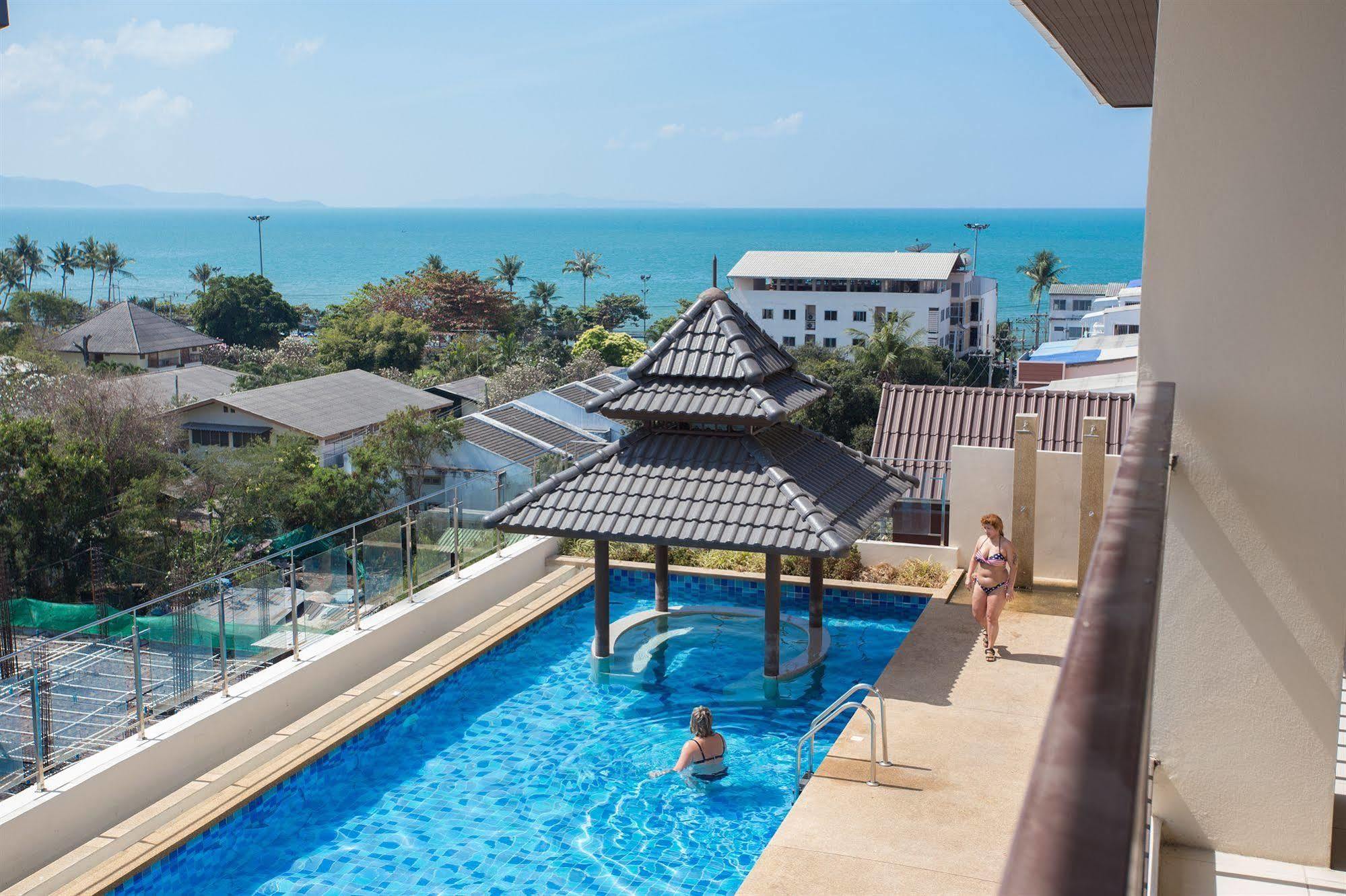 R-Con Sea Terrace Hotel Pattaya Bagian luar foto